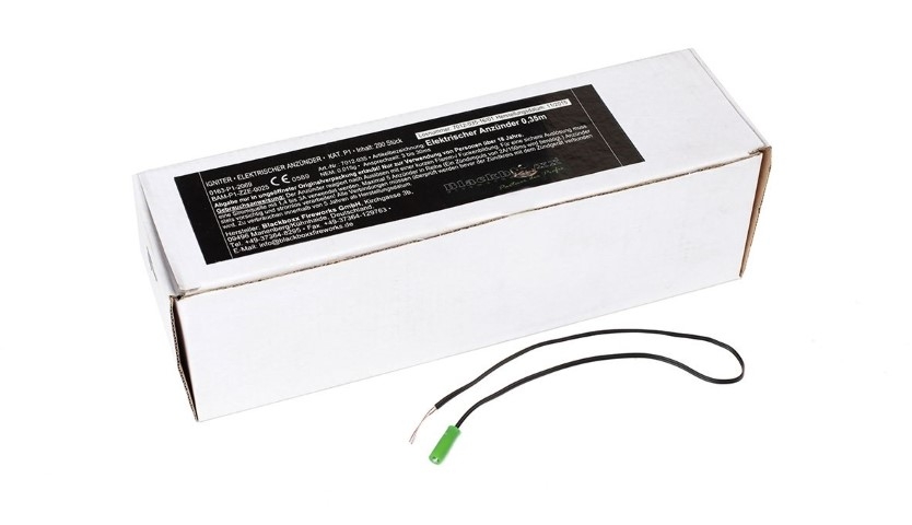 Blackboxx Elektrischer Anzünder 100er Pack weißer Karton mit schwarzem Etikett und einzelnem grünem Zünddraht