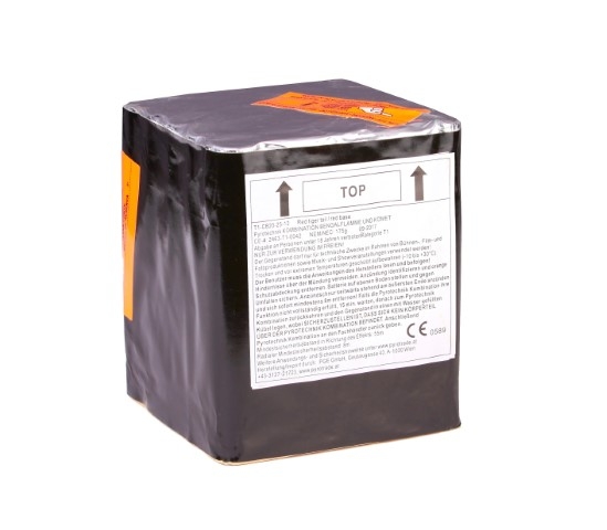 Schwarz-folierte Feuerwerksbatterie mit orangem Klebestreifen oben und weißem Sicherheitsetikett, Artikelnummer FC-080