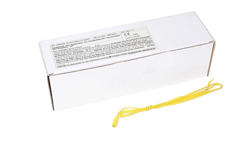 Pyro Art Pyrotechnik-Set T1, weiße rechteckige Schachtel mit gelbem Abbrenner, enthält Zersplitzer, Gyrosomes, Fauchsticker