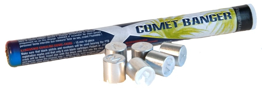 Rohr-Launcher mit der Aufschrift Comet Banger und mehrere silberne Metallpatronen daneben